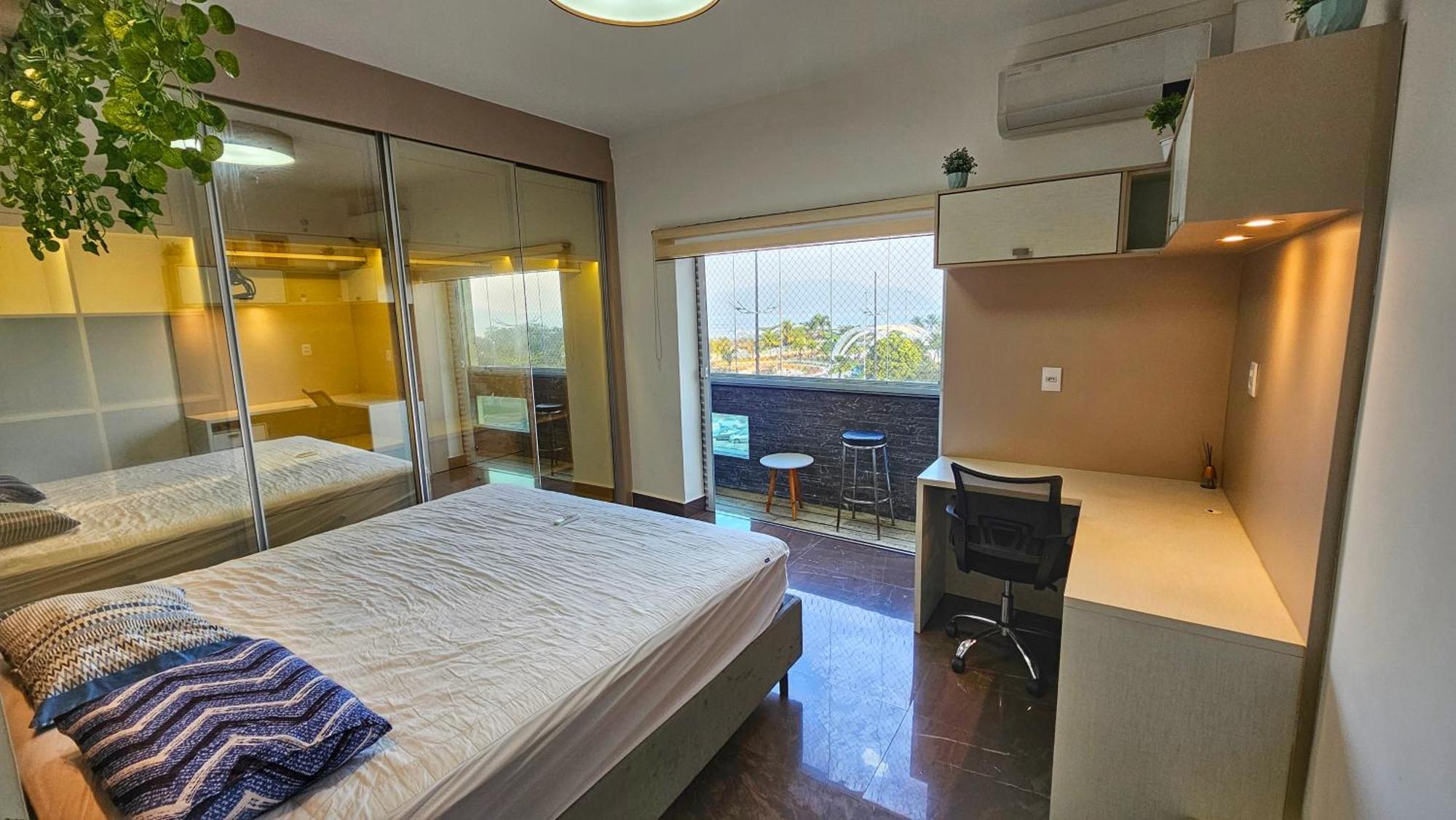 Vista Pro Mar - - Otima Localizacao * Santos (Sao Paulo)